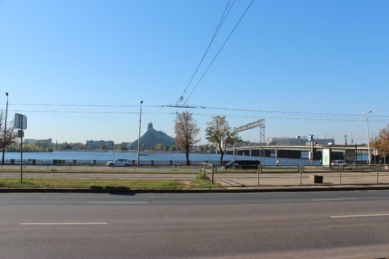 Three-Bedroom Apartment On Peldu 19 Riga Exterior foto
